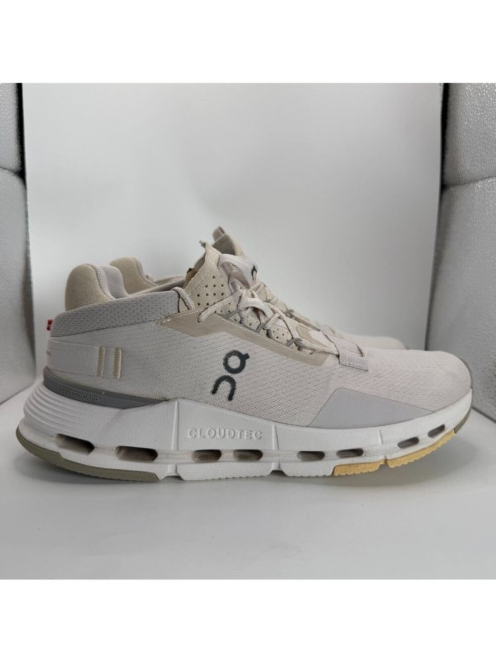 On Cloudnova White Running Shoes Women US 9 / UK 7 CloudTec Sole Lightweight